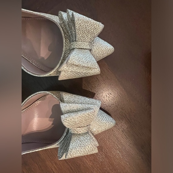 NWT Betsy Johnson Prince Gold Sparkle heels with bow Prom Formal Shoes Size 7 - Picture 9 of 9